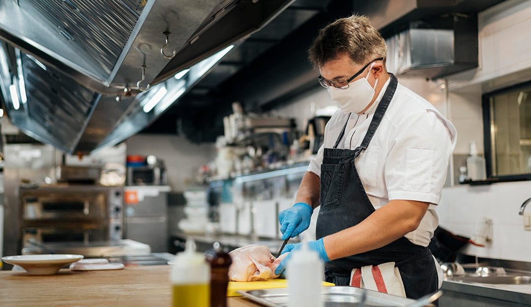 Limpieza y mantenimiento de cocinas industriales en Galicia: normativa, riesgos y soluciones profesionales